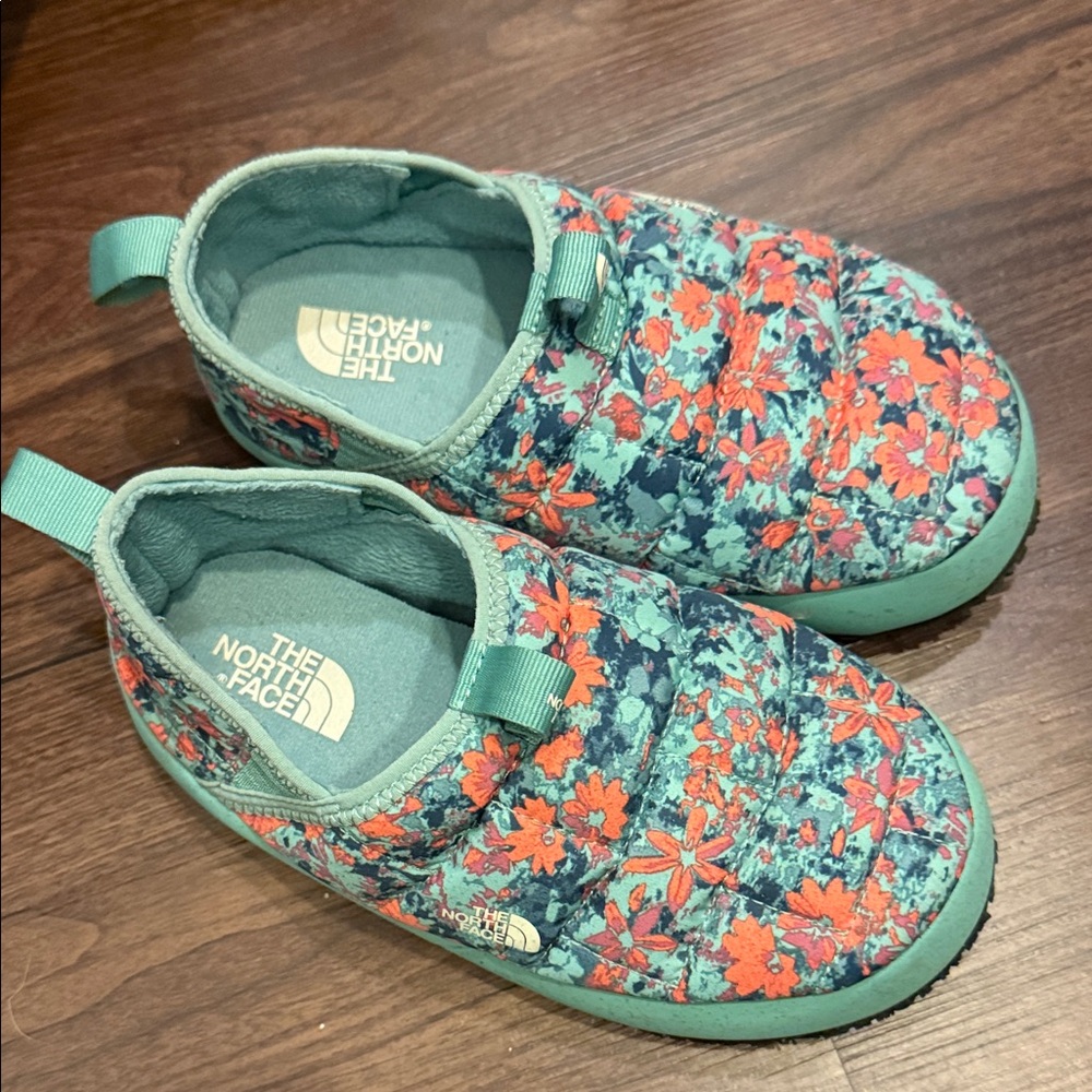 The North Face Kids Floral Slippers - Teal and Coral size 2